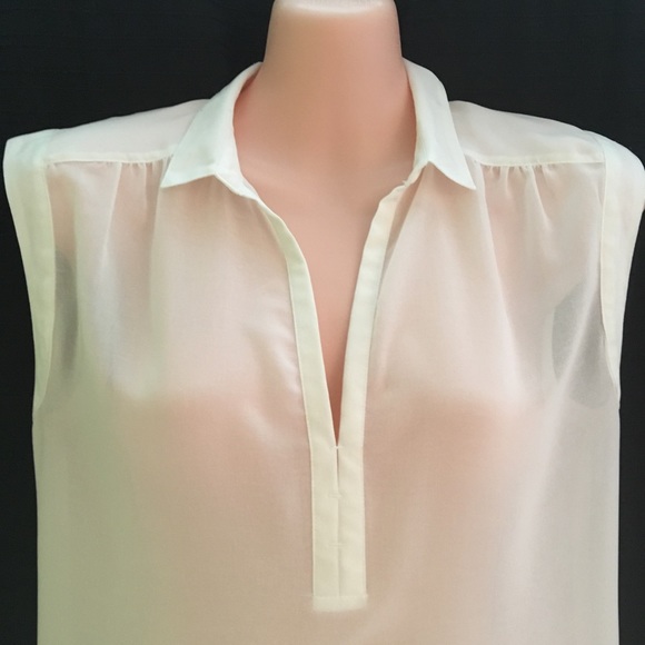 LE CHÂTEAU sleeveless off-white sheer blouse - Picture 2 of 5
